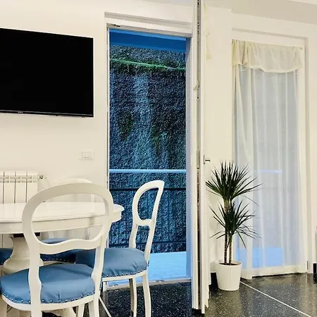 Free Parking - 5 Minutes From The Sea - 2 Minutes From The Station *