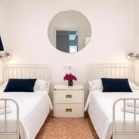 Free Parking - 5 Minutes From The Sea - 2 Minutes From The Station *